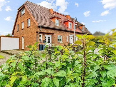 Reihenendhaus Frontansicht