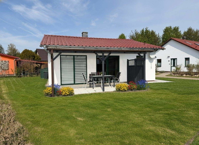 Haus mit Terrasse und Garten Südseite