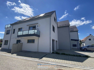 Außenansicht mit Balkon
