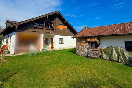 Ansicht Haus und Balkon