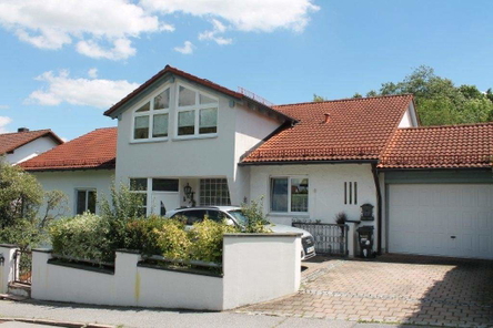 Einfamilienhaus mit Einliegerwohnung