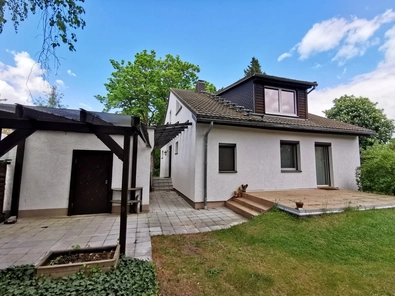 Rückansicht des Hauses mit Gar