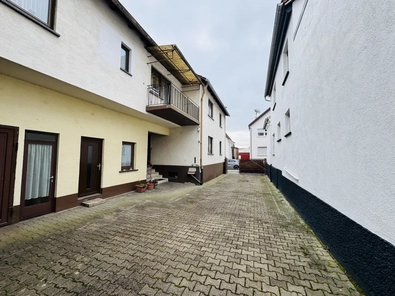 Hofansicht von hinten