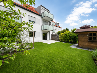 Garten und beide Terrassen