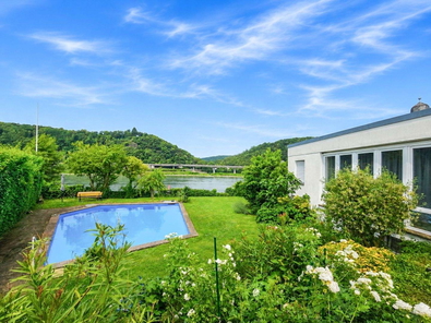 Rheinblick aus dem Garten