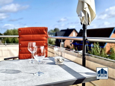 Schöne Stunden auf dem Balkon