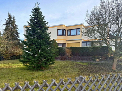 Straßenansicht