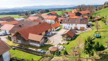 Außenansicht gesamtes Anwesen