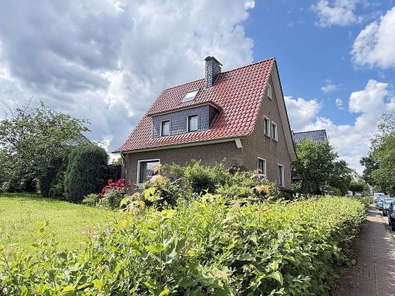 Hausansicht von Straße