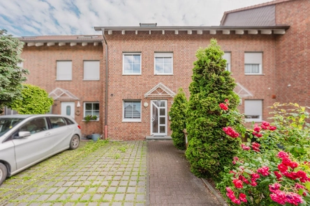 Straßenansicht