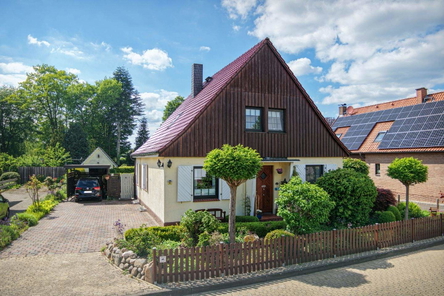EFH mit Garage & Carport auf 1.421 m² parkähnlicher Oase