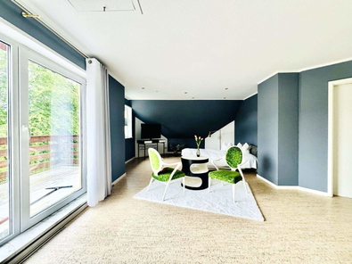 Wohnen, Schlafen, Arbeiten auf ca. 30 m² im 1. OG.