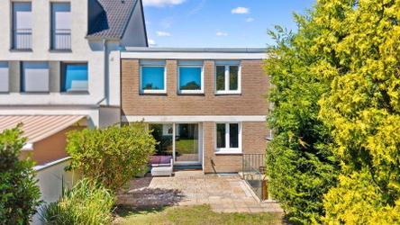 Haus Gartenseite, Einfamilienhaus mit Garage zum Kauf in Düsseldorf Benrath, Frank Ewe Immobilienmakler