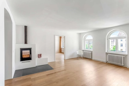 Wohnzimmer mit Kamin
