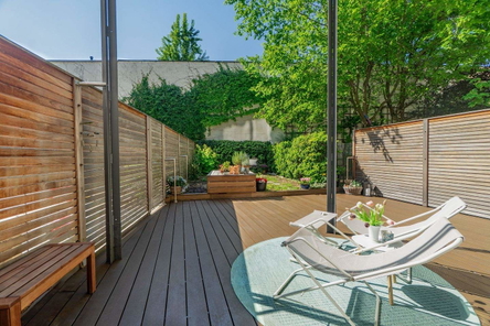 Große Süd-/Westterrasse.