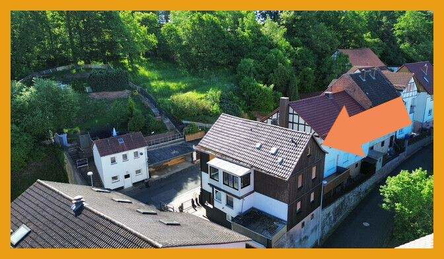 Blick auf Haus und Nebengebäude