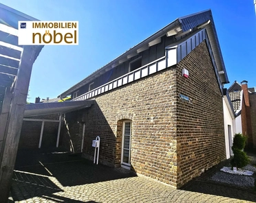 Hausansicht vorne Seite 4