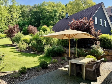 Terrasse mit Blick in den G...