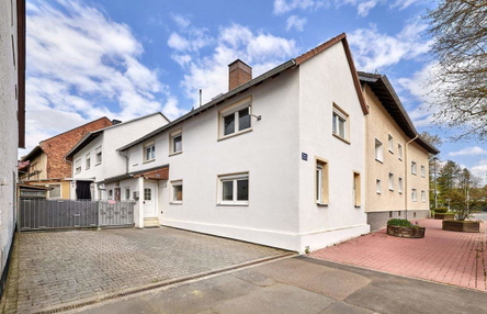 Straßenansicht