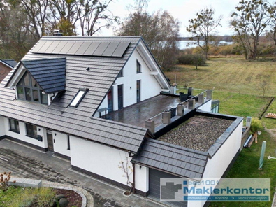 Vorderseite Objekt mit Dachterrasse