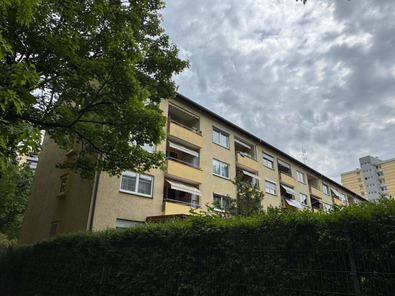 Hausansicht, Rückseite, Loggia, 4 Etagen