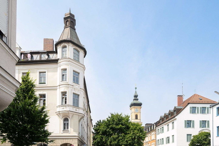 ALTBAU DETAILS - Eckturmerker mit Pyramidendach un