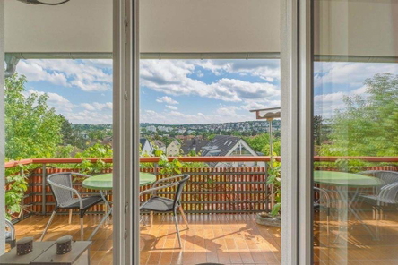 Ausgang z. Balkon 1. OG