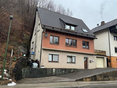 Straßen-Ansicht