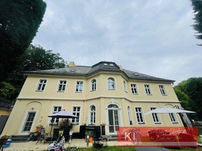Villa von Garten aus