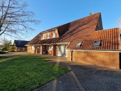 Rotklinker MFH mit schönem Vorgarten