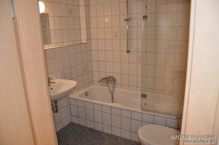 Bad mit Wanne