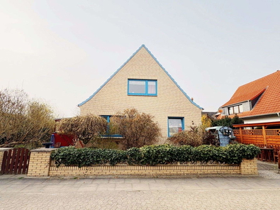 Straßenansicht vom Haus