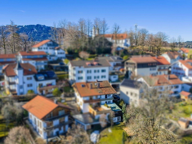 Anflug von Osten Richtung Haus und Kalvarienbergkirche