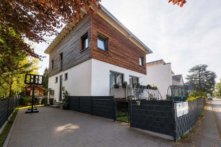 Blick in die Einfahrt Wohnhaus