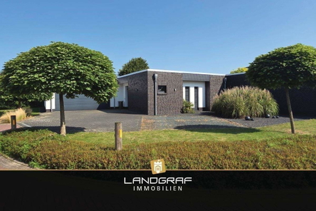 Flachdachbungalow