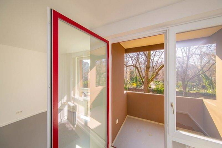 zum balkon