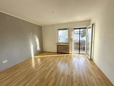Schlafzimmer mit direktem Zugang zum Balkon