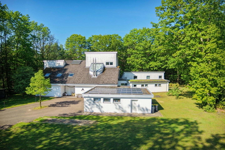 exklusive Villa in See- und Waldrandlage