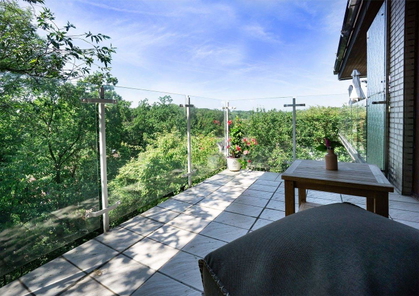 Blick vom Balkon im Obergeschoss