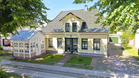 01 - Straßenansicht