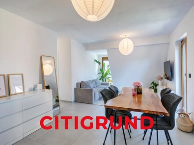 Wohn-/Esszimmer l OG