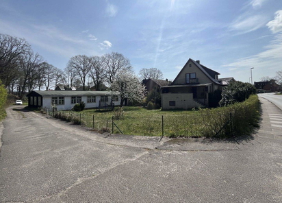 Straßenansicht gesamt
