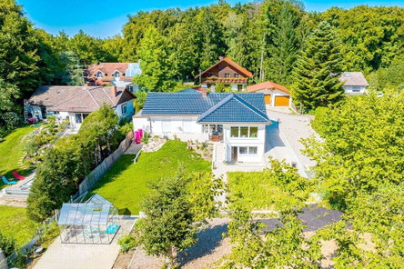 Hausansicht von Süden im Luftbild