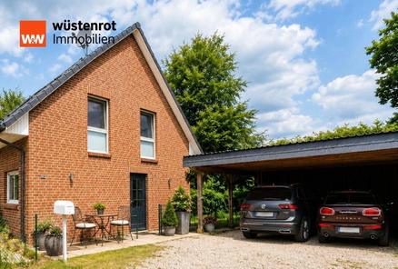 Doppelcarport mit Abstellraum direkt beim Hauseingang
