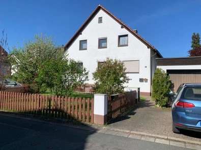 Eingang mit Garage