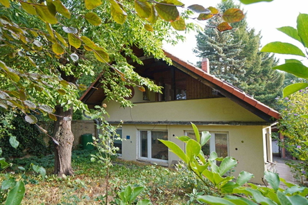 Westseite des kleineren Hauses