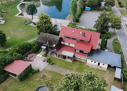 Ansicht mit Schwimmbad