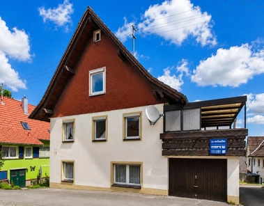 Ansicht mit Balkon