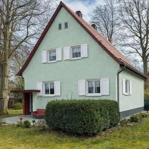 Hausansicht Südwest/West - Farbe Fassade KI generiert