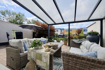 Terrasse mit Überdachung